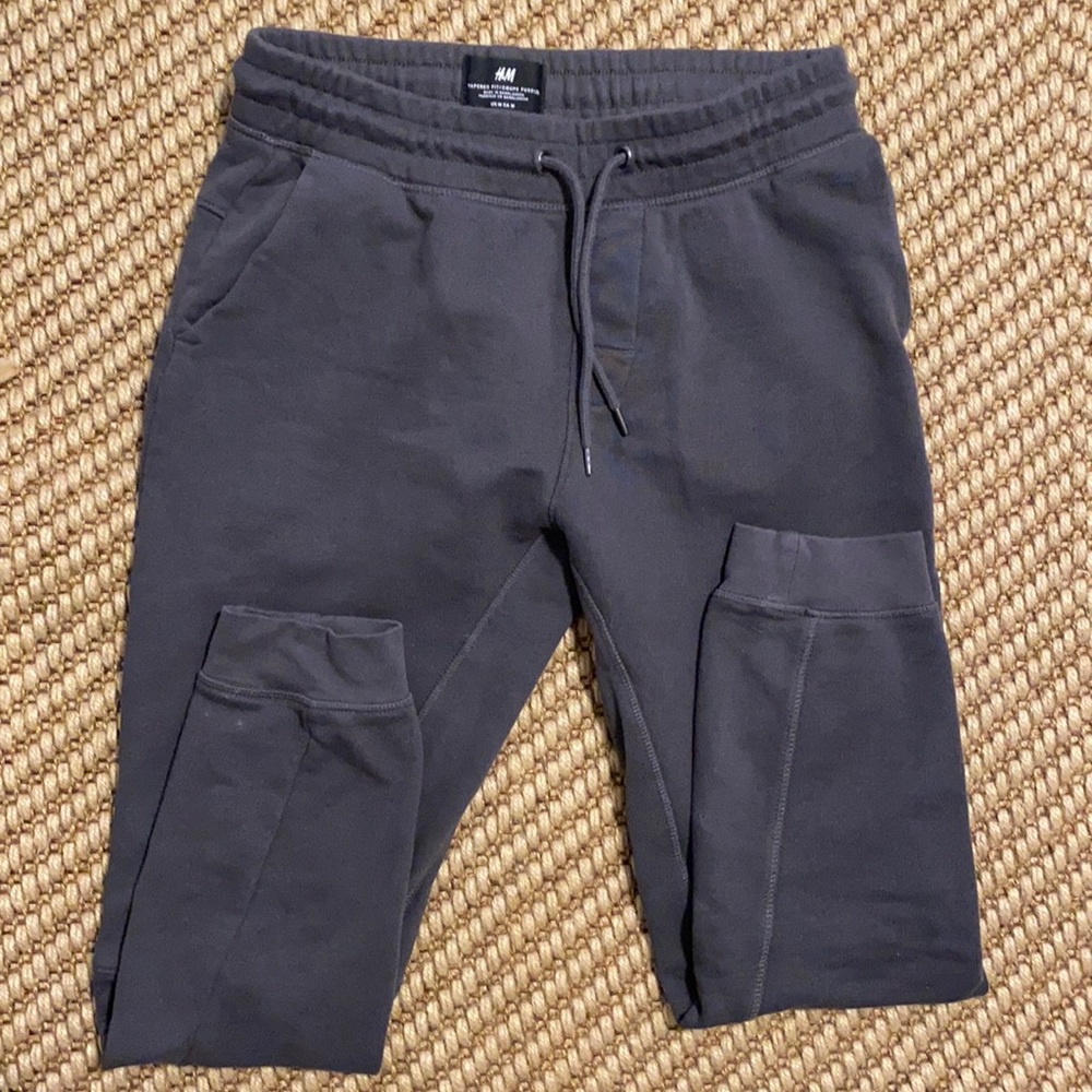 H&M men’s joggers. Size M.